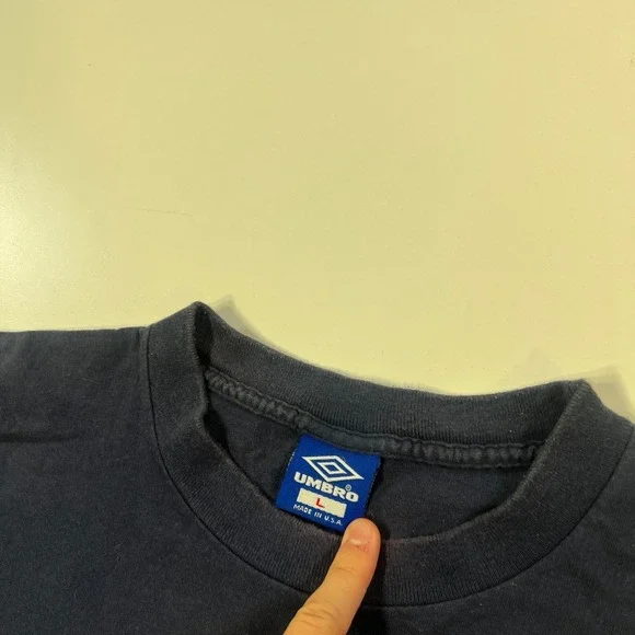 Vintage Umbro Shirt Mens Large Navy Blue Double Sided Soccer Futbol Graphic Tee - Picture 8 of 9